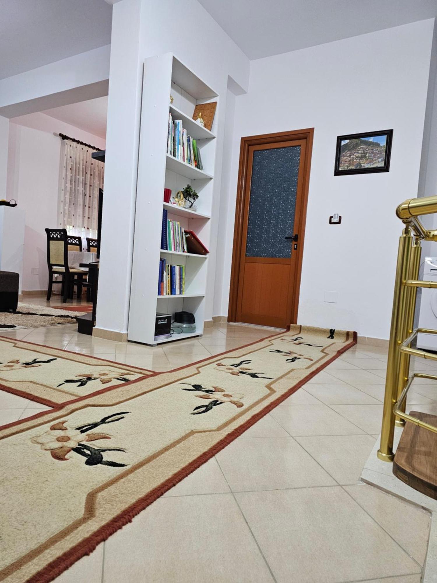 Guesthouse Iljaz ベラト エクステリア 写真