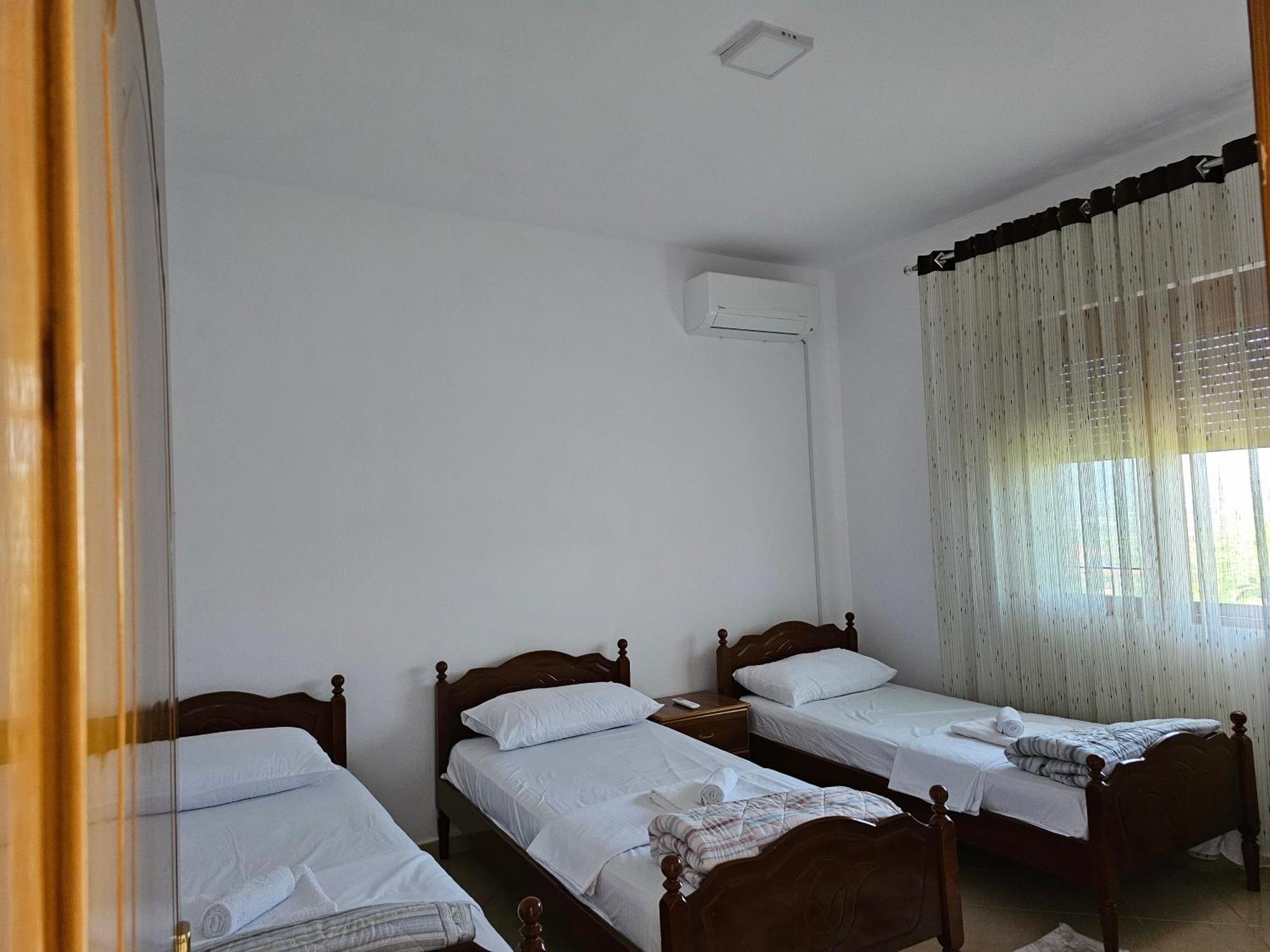 Guesthouse Iljaz ベラト エクステリア 写真